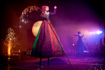 Spectacle de rue fixe tout en lumières et en nocturne (crédit photo : Galorbe)