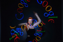 Jonglage lumineux - Sabine James
