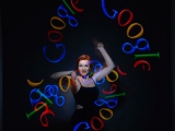 Jonglage lumineux - Sabine James