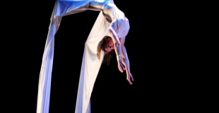 Drapés aériens et musique