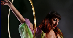 Hula hoop ou danse de cerceaux