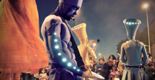 Batucada lumineuse pour parade nocturne