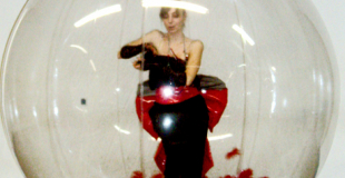 Danse dans une bulle