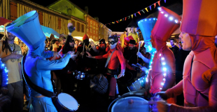 Batucada colorée pour carnavals