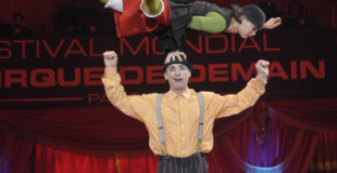 Duo de clowns acrobates