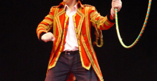 Clown de reprise et jongleur