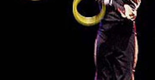 Jonglage lumineux avec cerceaux