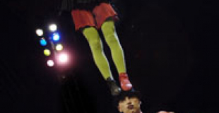 Duo de clowns acrobates