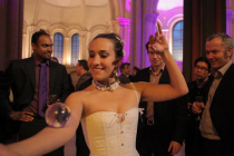 Jonglerie de contact boules de cristal