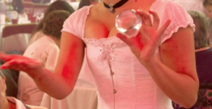 Jonglerie de contact boules de cristal