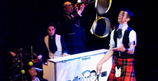 Dom-Dom, jongleur dans Les Mangeurs de Lapin