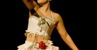 Jonglerie de contact boules de cristal