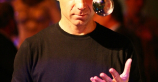 Jonglerie de contact boules de cristal