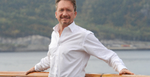 Présentateur bilingue anglais