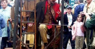 Spectacle de rue déambulatoire, poétique et drolatique