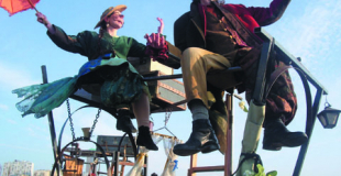Spectacle de rue déambulatoire, poétique et drolatique