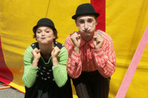 Duo de clowns acrobates