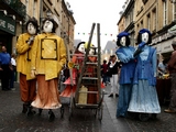 Déambulation par trois comédiens-marionnettistes