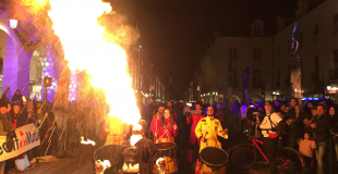 Animations festives de rue pour la Course des 3 Ponts d'Orléans (45)