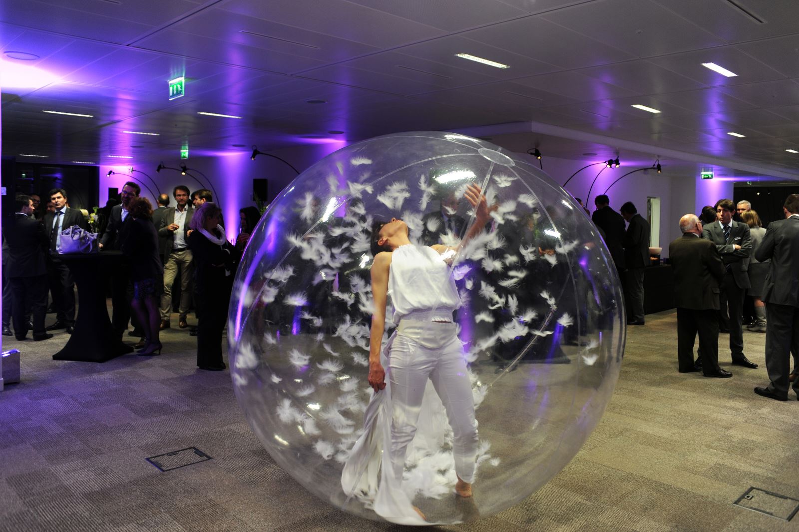 danseuse dans une bulle