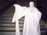 Mime statue et automate lors d'un déjeuner d'entreprise (03)